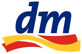 Das Logo der Firma dm Drogeriemarkt.